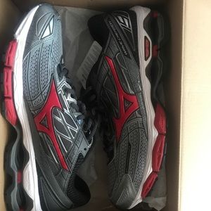 Men's mizuno shoes
